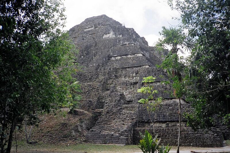 File:Mundo Perdido pyramid 5C-54 north face.jpg