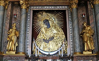 Our Lady of the Gate of Dawn Vilnius (5987797374).jpg