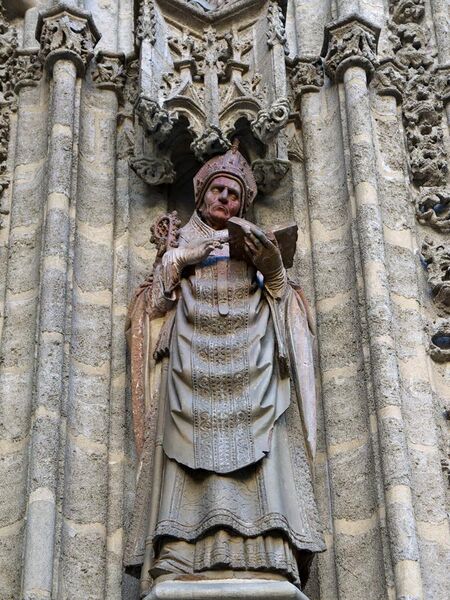 File:San Isidoro, Portada del Bautismo de la Catedral de Sevilla.jpg