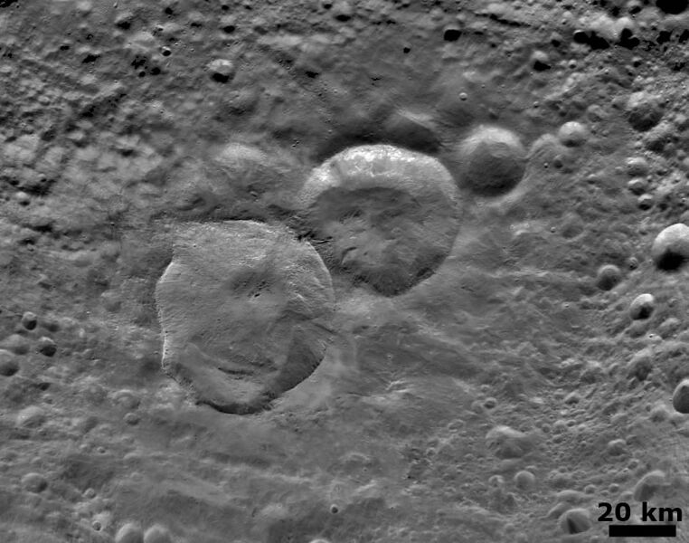 File:Vesta Snowman craters close-up.jpg