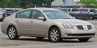 2005 Nissan Maxima 3.5 SL, front right.jpg