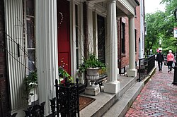 Pretty front doors in the Beacon Hill neighborhood of Boston (8883188834).jpg