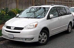 2004-2005 Toyota Sienna -- 03-21-2012.JPG