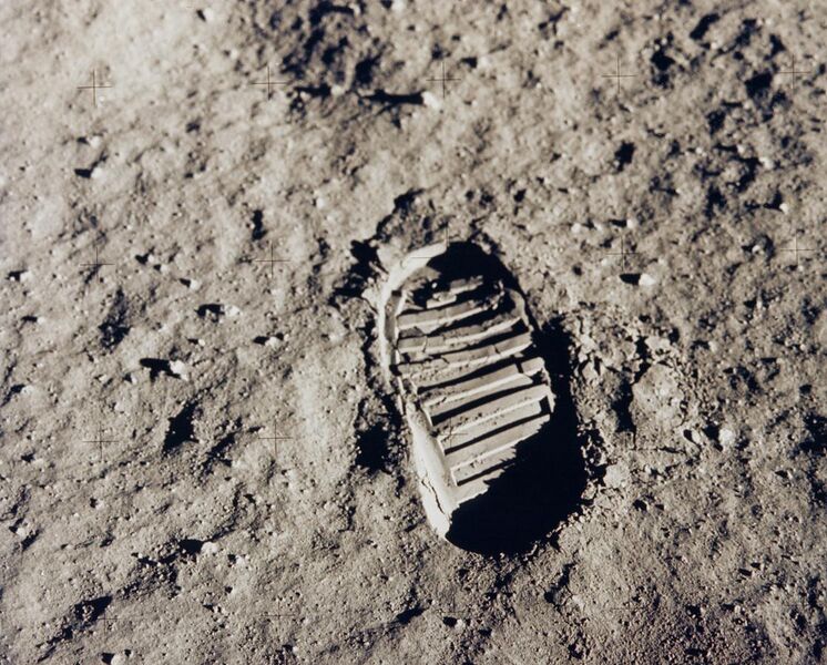 File:Apollo 11 bootprint - GPN-2001-000014.jpg