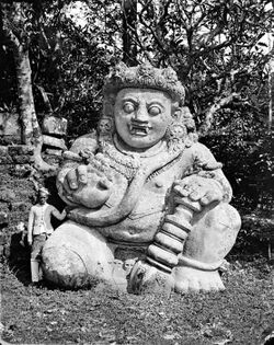 COLLECTIE TROPENMUSEUM Beeld van een demonische tempelwachter Singosari Oost-Java TMnr 10016489.jpg