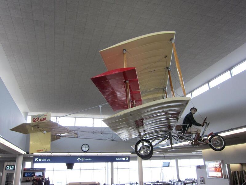 File:Curtiss 1910 Pusher replica at Minneapolis-St. Paul International Airport 001.jpg