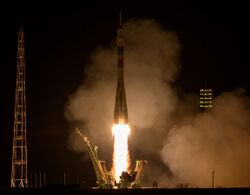 Expedition 59 Launch (NHQ201903150001).jpg