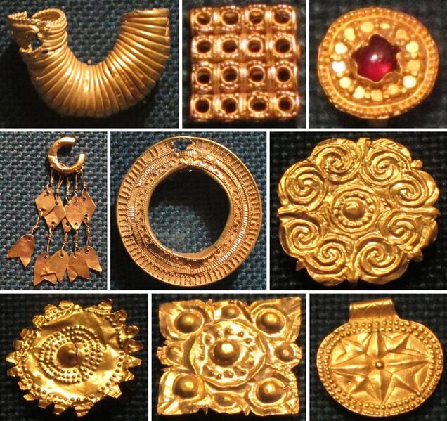 File:Jewelry and clothing ornaments.jpg