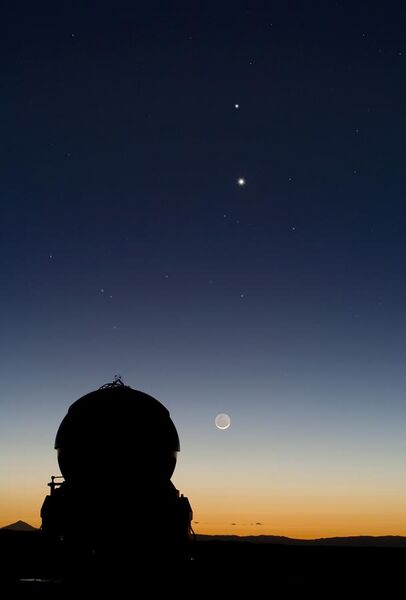 File:Mercury, Venus and the Moon Align.jpg