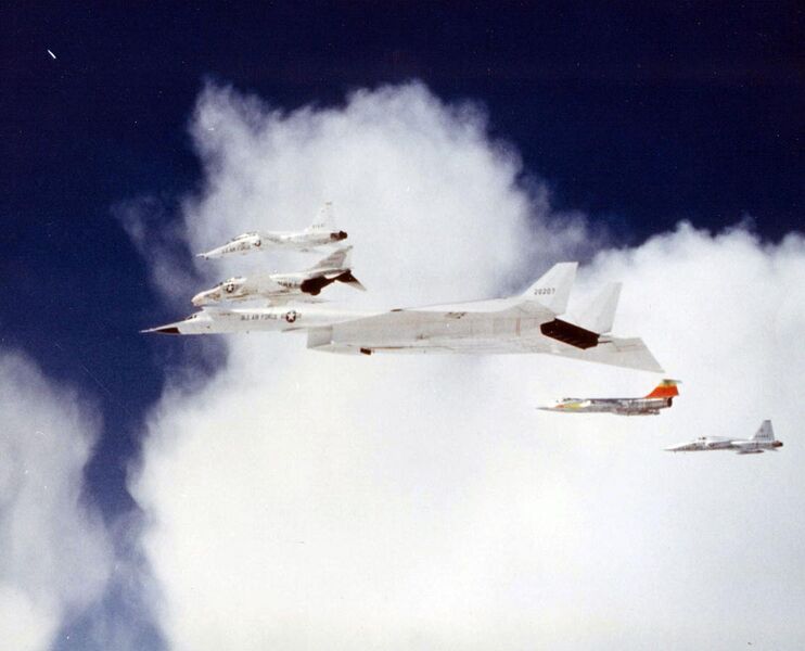 File:North American XB-70A Valkyrie in formation 061122-F-1234P-035.jpg
