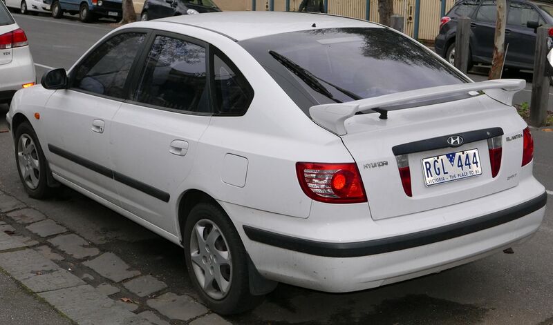 File:2004 Hyundai Elantra (XD MY04) hatchback (2015-07-06) 02.jpg
