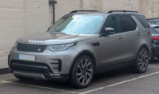 2018 Land Rover Discovery Luxury HSE TD6 3.0 Front.jpg