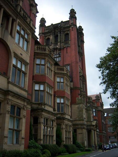 File:Armstrong Building, Newcastle University, 7 September 2013 (14).jpg