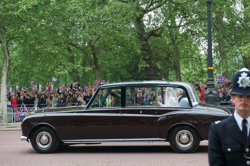 File:Car Marriage Kate Middleton and her father.jpg