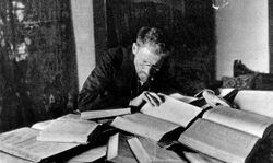 Eliezer Ben-Yehuda at his desk in Jerusalem - c1912.jpg