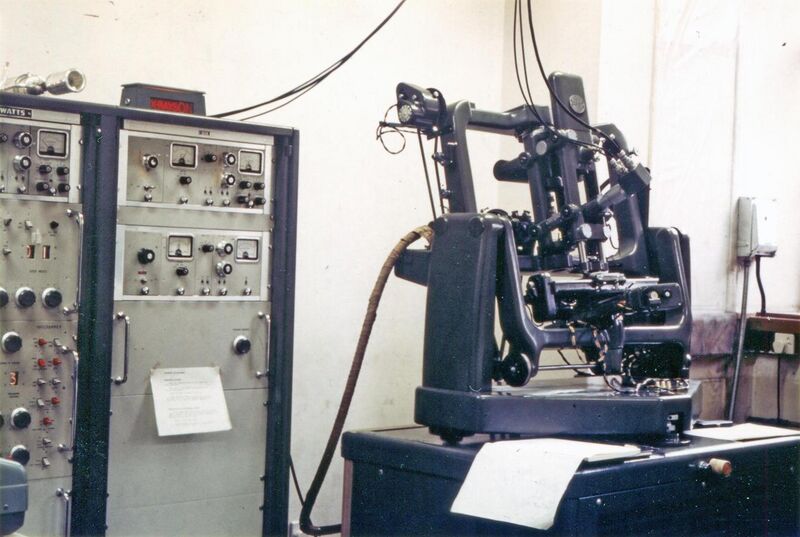 File:Hilger and Watts Y190 X-ray diffractometer.jpg