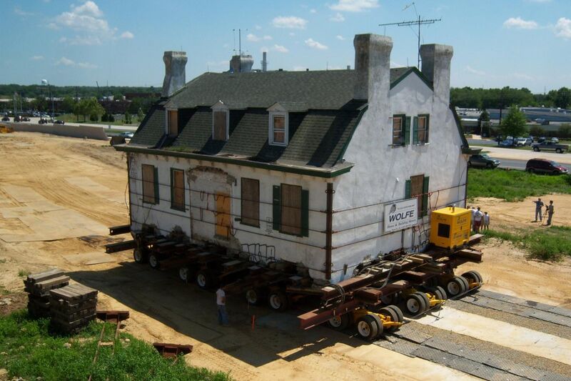 File:Hydrolic dollies relocate house in Newark, Delaware.jpg
