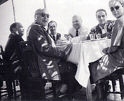 Joyce Lussu con Pietro Nenni e Raniero Panzieri a Palermo nel 1951.jpg