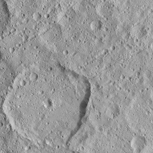 File:PIA19998-Ceres-DwarfPlanet-Dawn-3rdMapOrbit-HAMO-image55-20151002.jpg