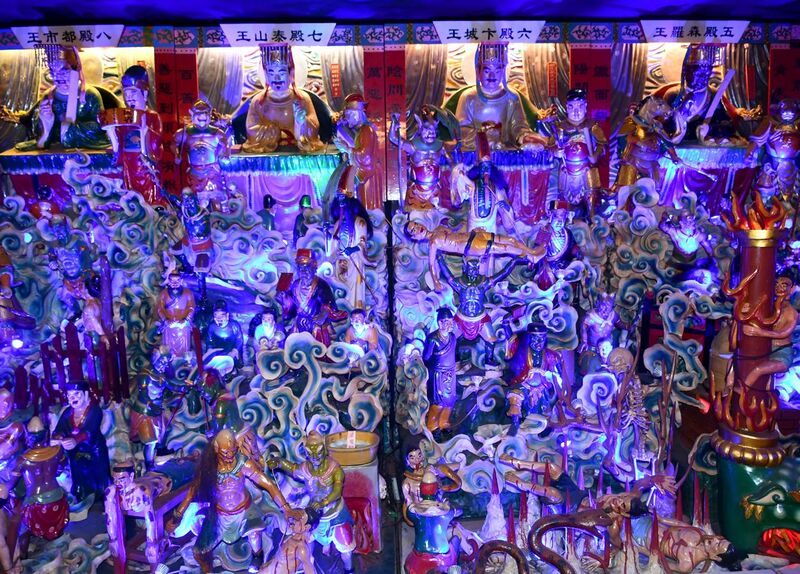 File:Ten Courts of Hell Display at Bao Gong Temple, Singapore..jpg