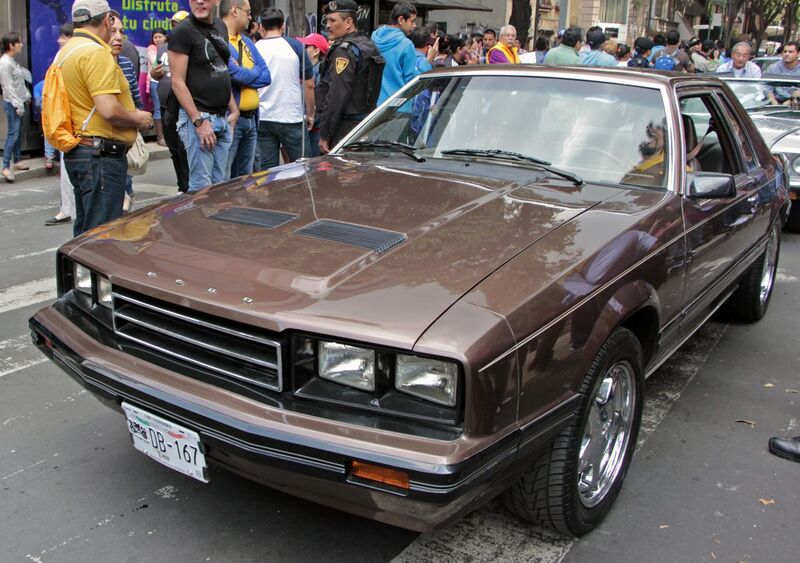 File:1982 or 83 Ford Mustang (México), at the Desfile de autos antiguos 2014.jpg