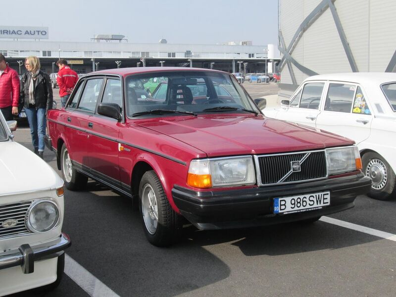 File:1986 Volvo 244 GL in Bucharest.jpg