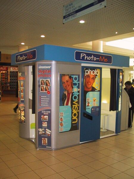 File:Castle Court Shopping Centre photo booth.jpg
