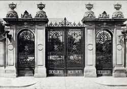 Garden gates at the Károlyi palota (Pollack Míhály tér), 1881.jpg