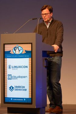 LinuxCon Europe Jim Zemlin 02.jpg