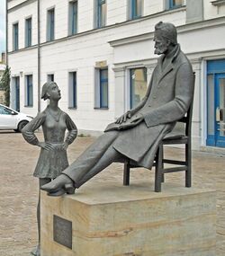 Nietzsche-Denkmal Naumburg 2013.jpg