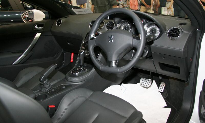 File:Peugeot RCZ interior.jpg