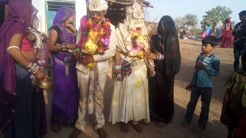 File:Aadiwasi tribal marriage groom bride.jpg