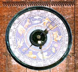 Cremona-Orologio astronomico sul Torrazzo perspec.jpg