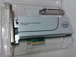 Intel SSD 750 series, 400 GB add-in card model, top view.jpg