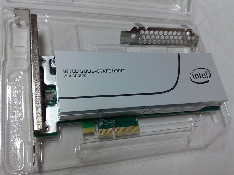 File:Intel SSD 750 series, 400 GB add-in card model, top view.jpg