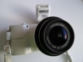 SAMSUNG NX (Next Experience) 1100 (Series) Cam 5.jpg