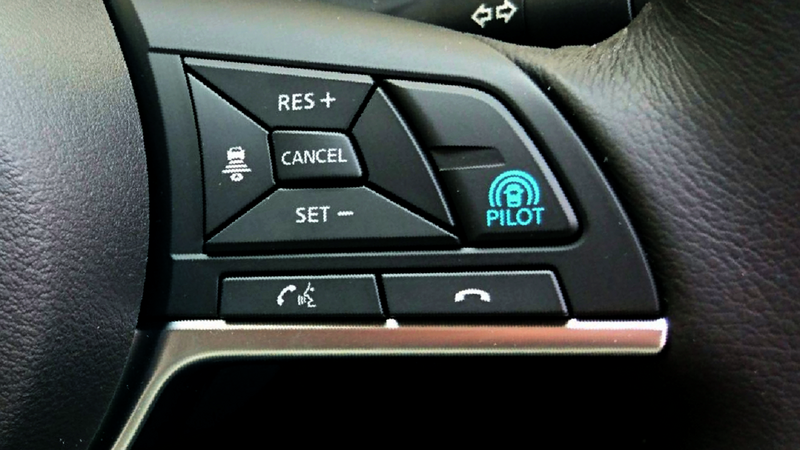 File:SERENA e-POWER SteeringSwitch ProPilot.png