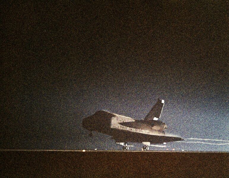File:STS-61-C landing.jpg