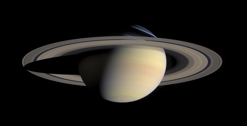 File:Saturn from Cassini Orbiter (2004-10-06).jpg