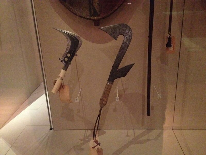 File:Sickle and throwing knife at Manchester Museum.jpg