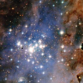 Trumpler 14 by Hubble.jpg