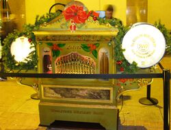 Wurlitzer 105 Military Band Organ, Memphis Zoo Lights 2008.jpg