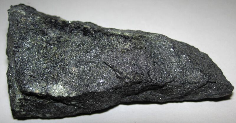 File:Magnetite-holmquistite-epidote meta-BIF, eastern coastal Sweden.jpg