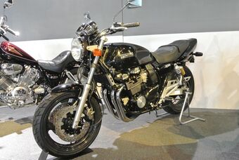 1995 Yamaha XJR400.JPG