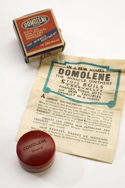 Jar of 'Domolene' ointment, London, England, 1945-1965 Wellcome L0058221.jpg