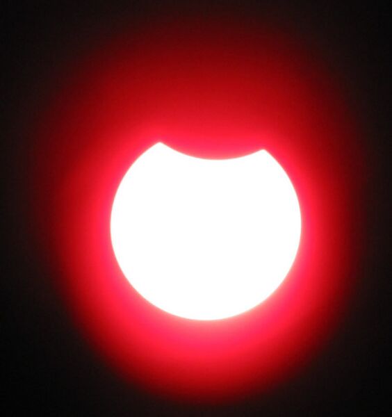 File:Solar-eclipse-at-coats.jpg