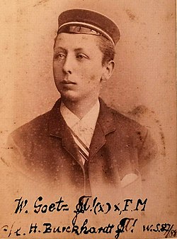 Walter Goetz im Wintersemester 1887 88 als Erstchargierter und Fuchsmajor der Turnerschaft Munichia.jpg
