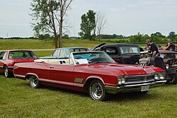 1966 Buick Wildcat Convertible (34988192524).jpg