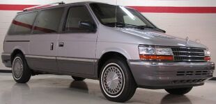 91PlymouthGrandVoyagerLE.jpg