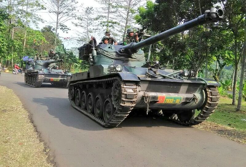 File:AMX-13 Yonkav 4 Kodam III Siliwangi TNI-AD 4.jpg